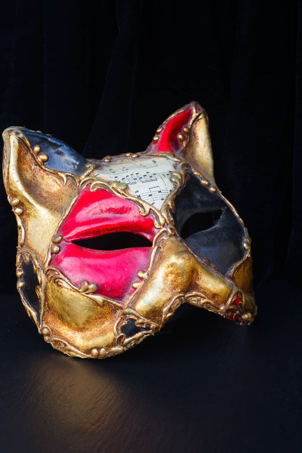 Quelle est l'évolution des masques dans le théâtre nô et leur symbolisme culturel ?